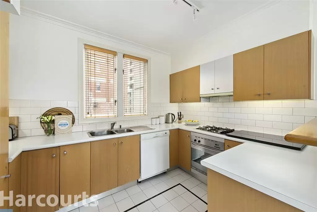 8/180 Albert Street, East Melbourne Leased by Harcourts Melbourne City - image 3