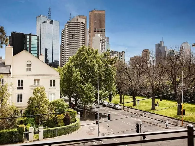 10/161 Wellington Parade South, East Melbourne Sold by Harcourts Melbourne City - image 3