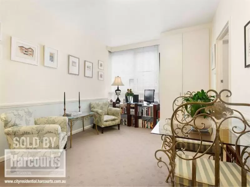 4/25 Hotham Street, East Melbourne Sold by Harcourts Melbourne City - image 1