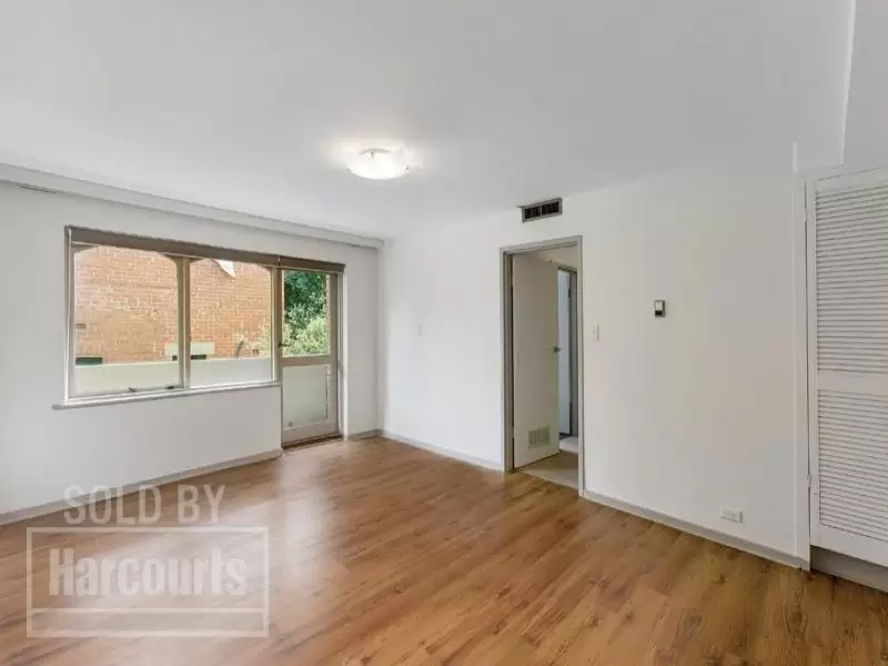 4/96 Flemington Road, Parkville Sold by Harcourts Melbourne City - image 1