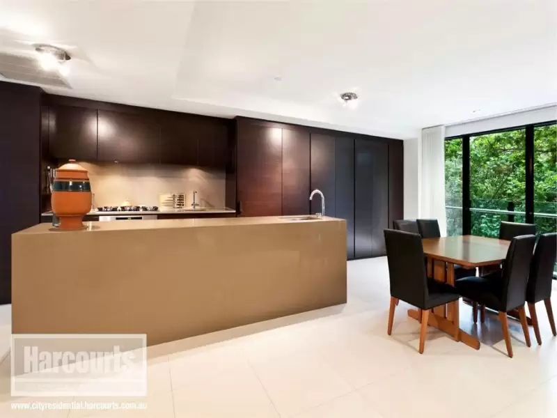 302/279 Wellington Parade South, East Melbourne Sold by Harcourts Melbourne City - image 3