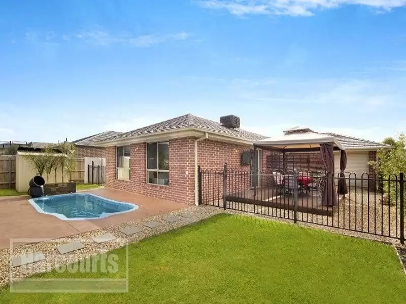 11 Creswick Avenue, Eynesbury Sold by Harcourts Melbourne City - image 1