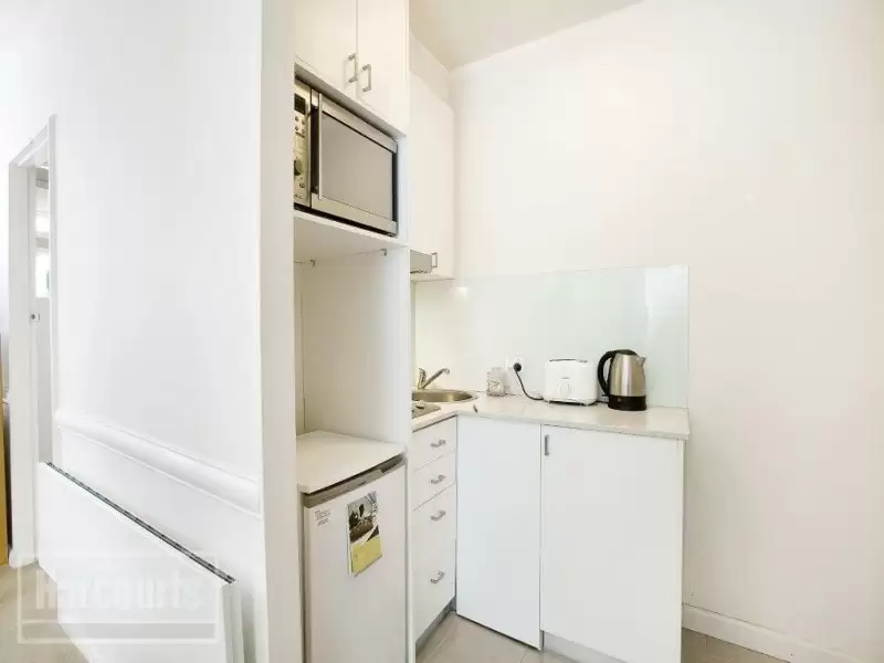 108/25 Hotham Street, East Melbourne Sold by Harcourts Melbourne City - image 3