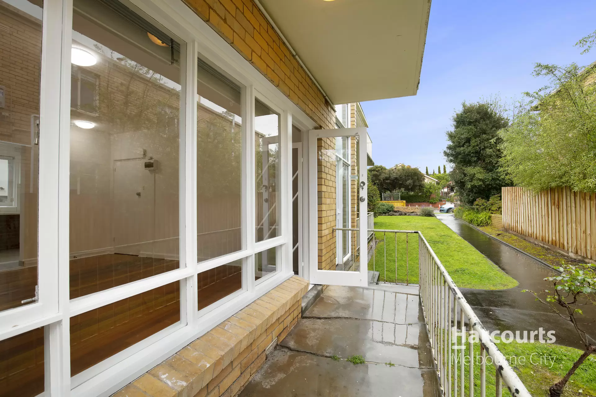 2/9 Acheron Avenue, Camberwell Leased by Harcourts Melbourne City - image 1