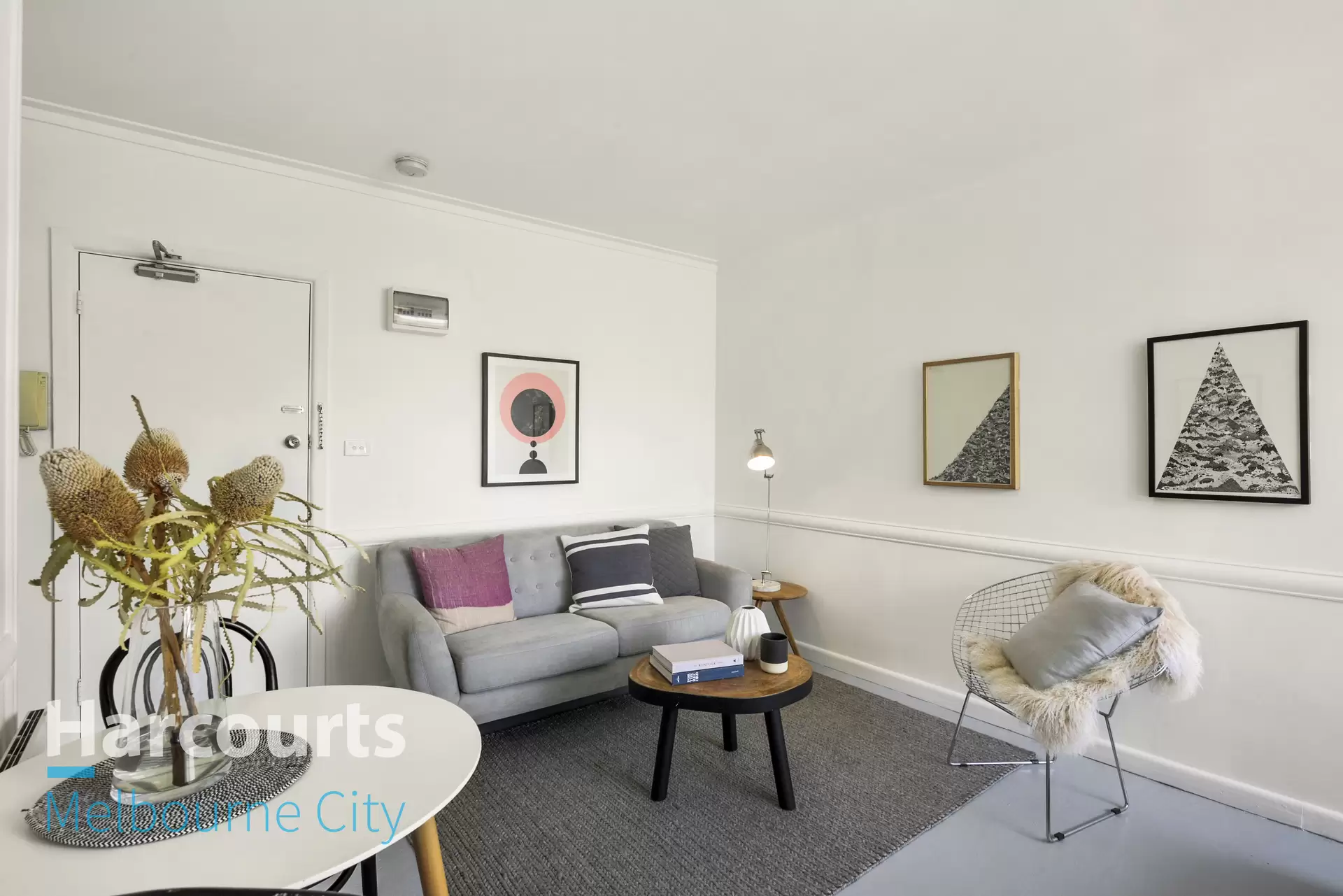 206/25 Hotham Street, East Melbourne Sold by Harcourts Melbourne City - image 1