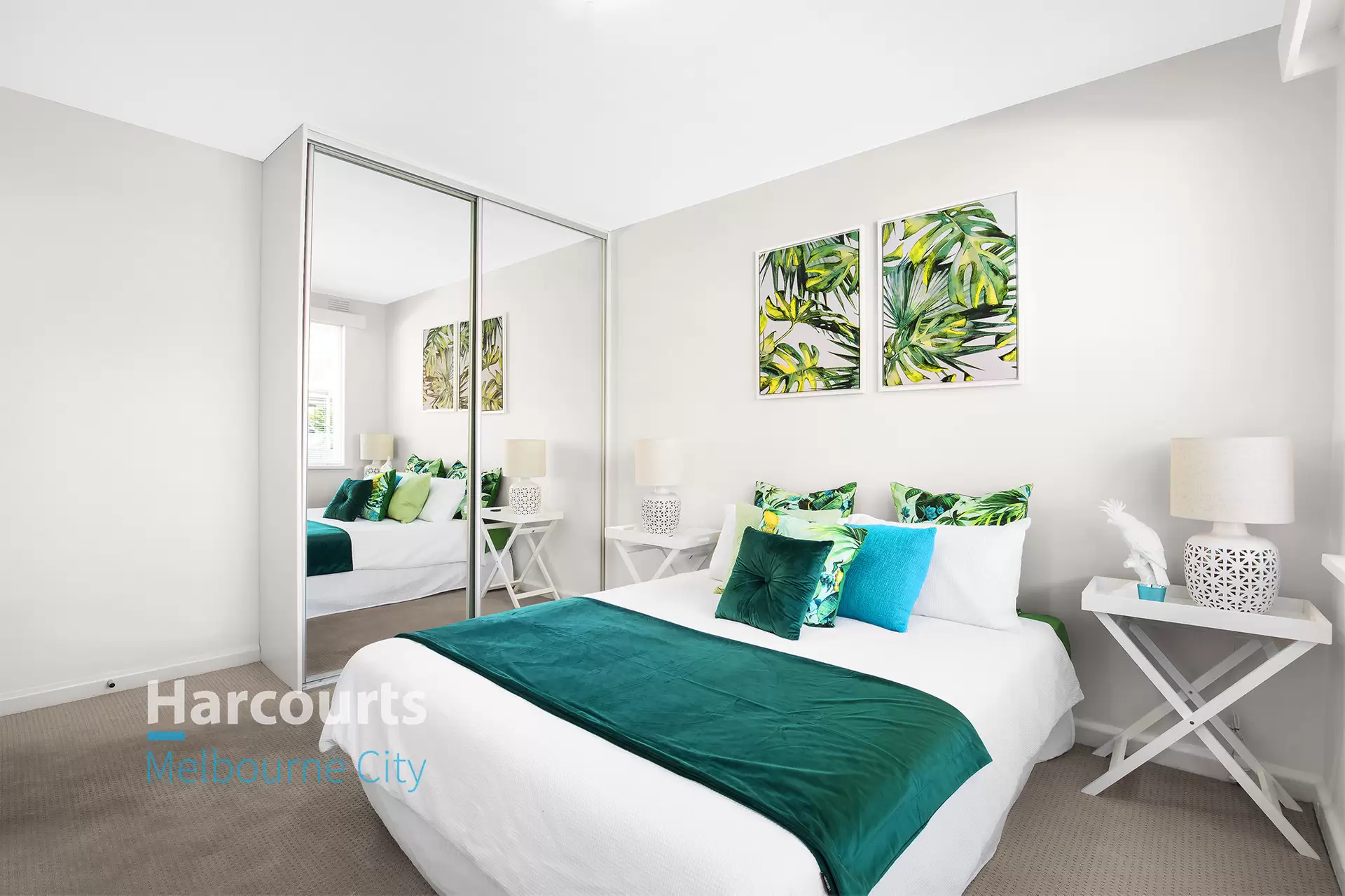 2/8 Auburn Grove, Hawthorn East Sold by Harcourts Melbourne City - image 1