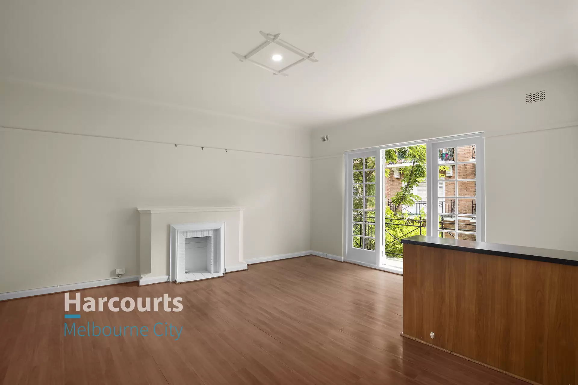 10/53 Powlett Street, East Melbourne Sold by Harcourts Melbourne City - image 1