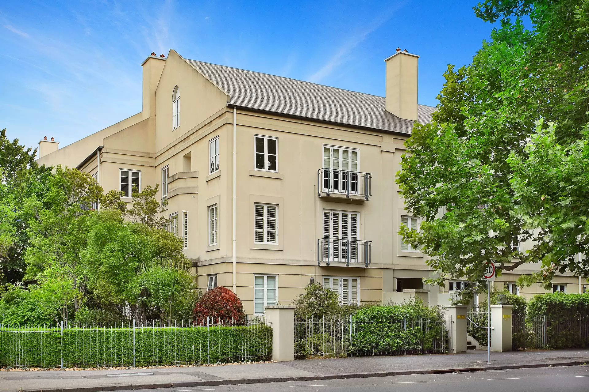 7/201 Wellington Parade South, East Melbourne Leased by Harcourts Melbourne City - image 1