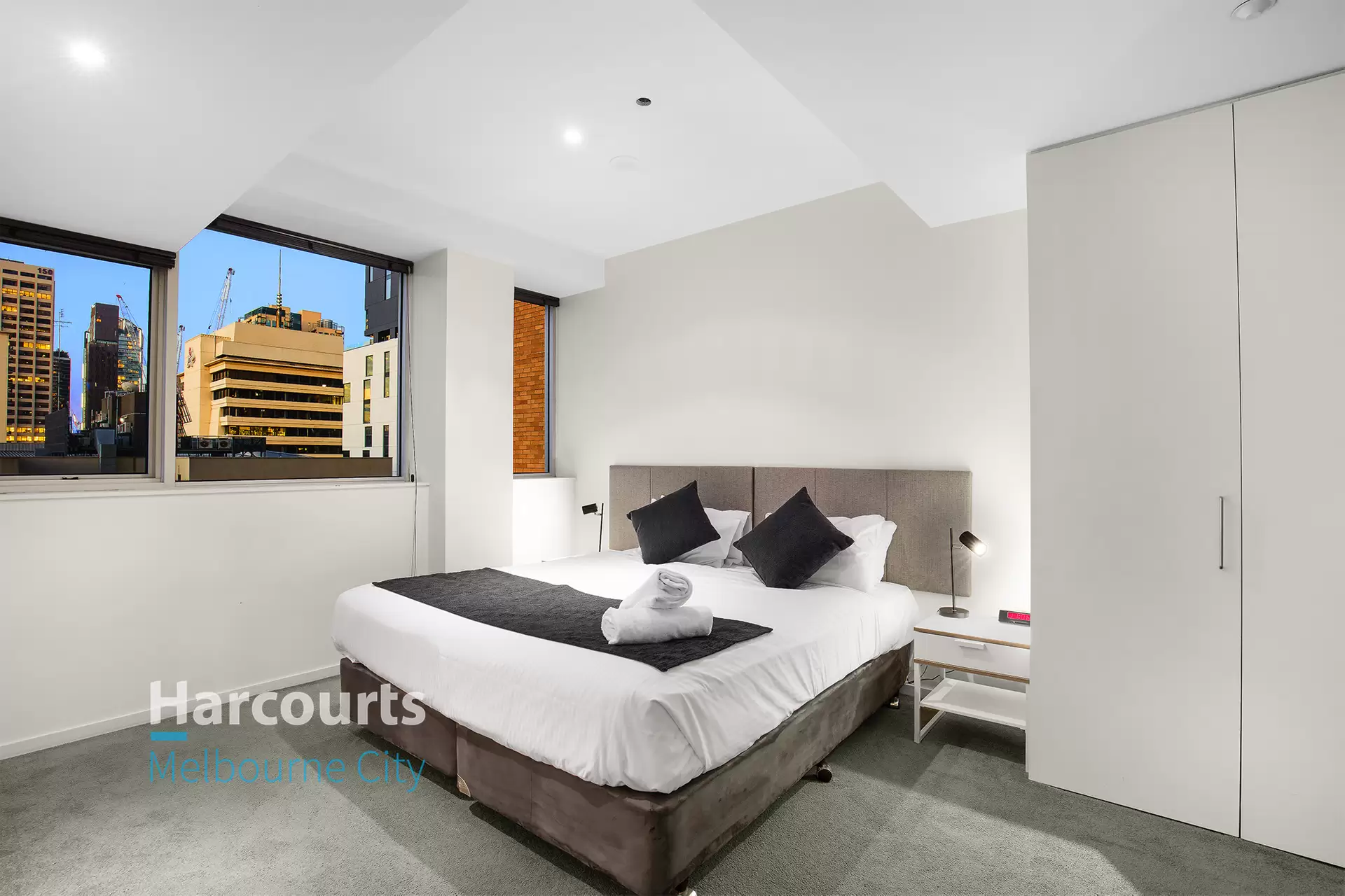 512/118 Russell Street, Melbourne Sold by Harcourts Melbourne City - image 1