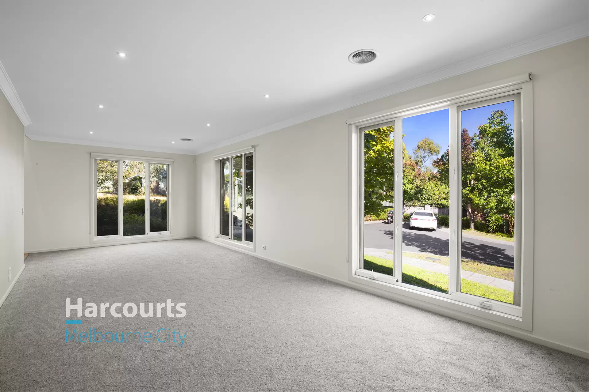 3 Mueller Close, Burwood Leased by Harcourts Melbourne City - image 1