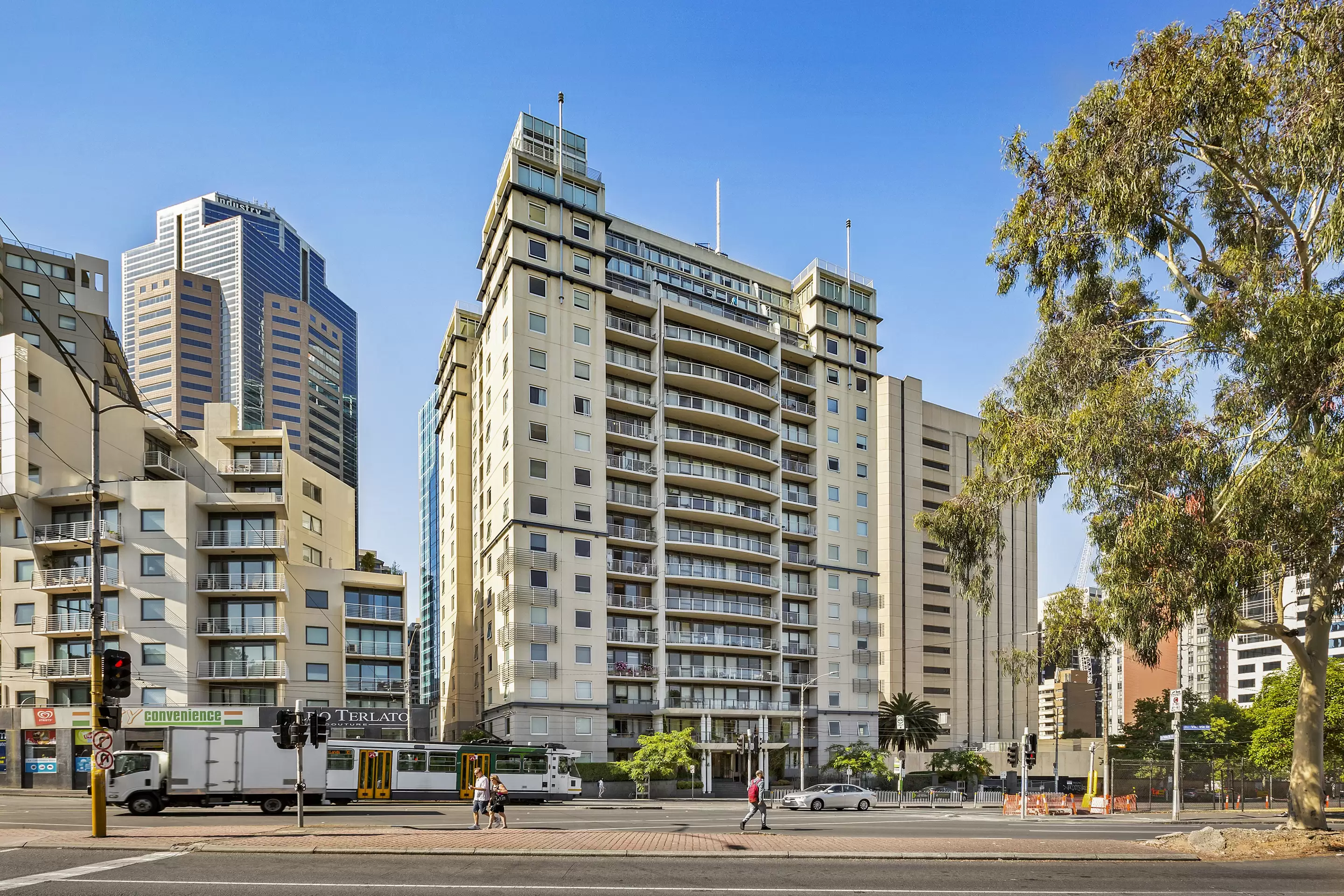 65/33 La Trobe Street, Melbourne Sold by Harcourts Melbourne City - image 2