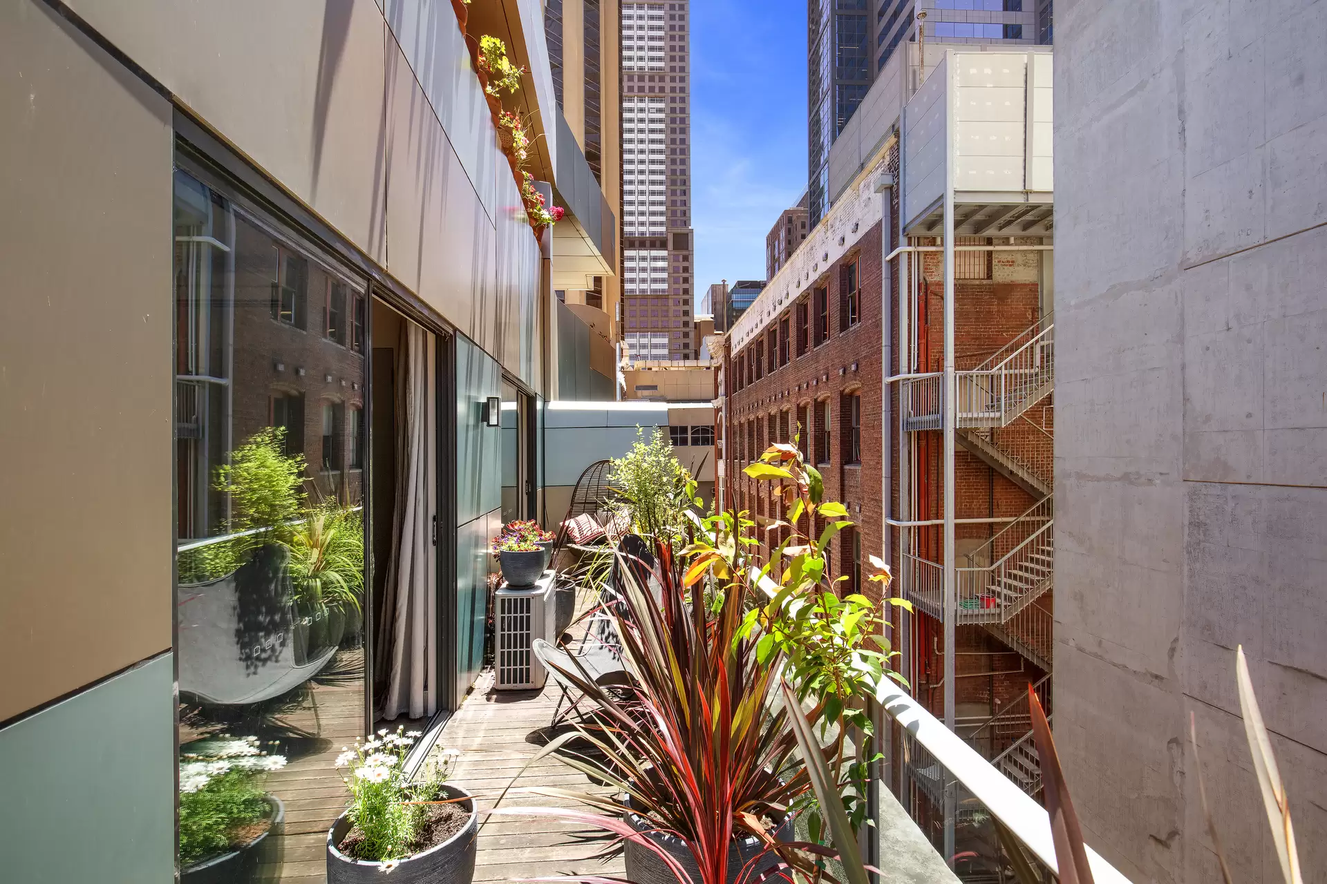 11/30 Oliver Lane, Melbourne Sold by Harcourts Melbourne City - image 1