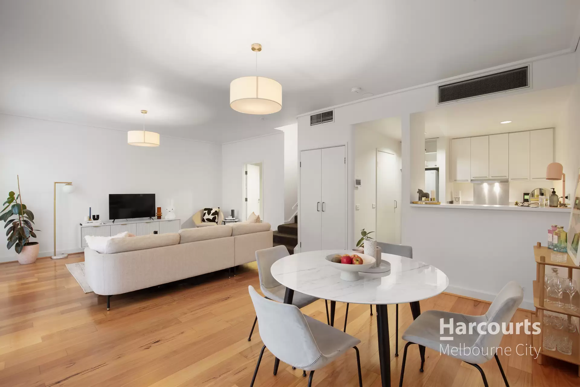 16/201 Wellington Parade South, East Melbourne Sold by Harcourts Melbourne City - image 1