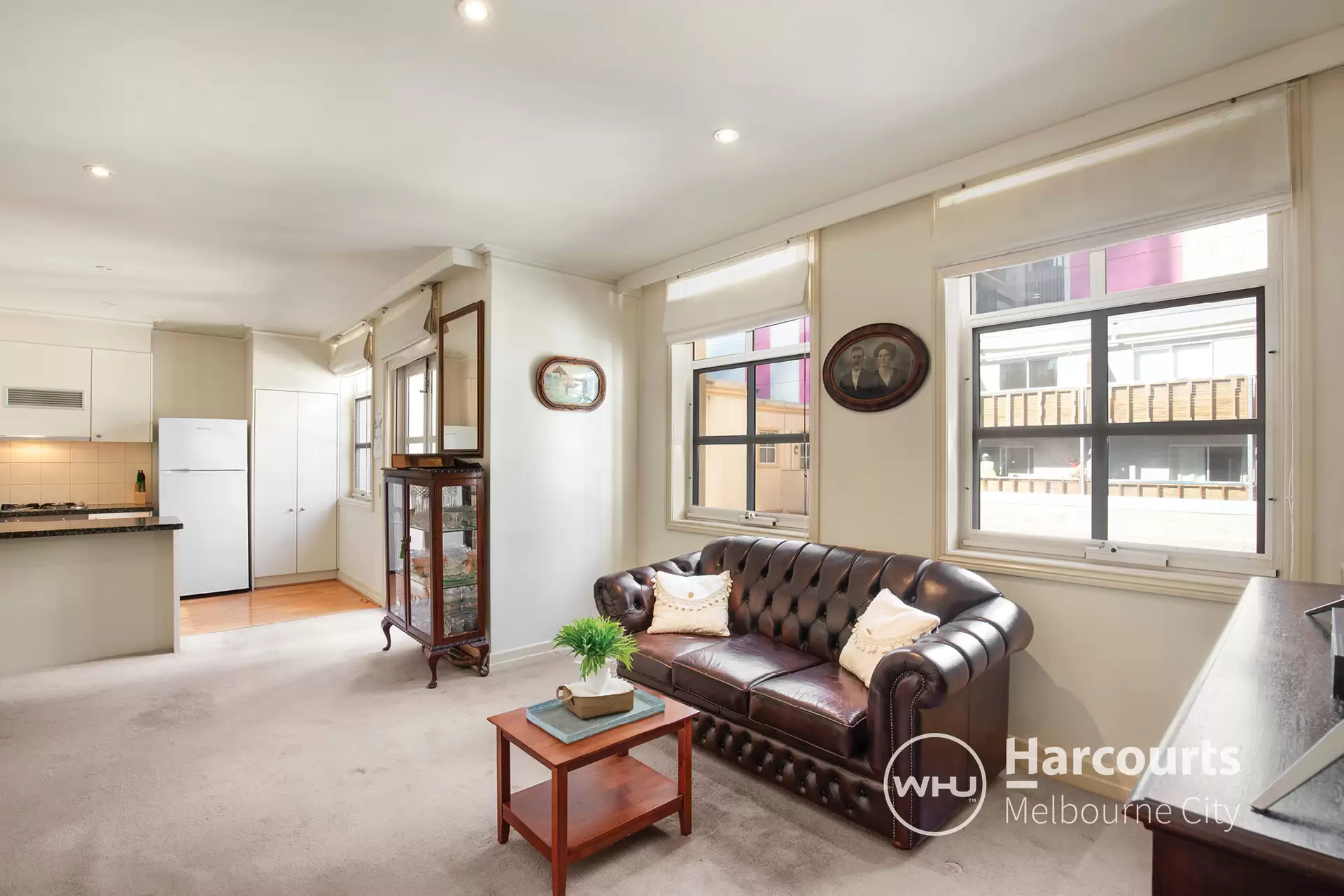 34/131 La Trobe Street, Melbourne Sold by Harcourts Melbourne City - image 1