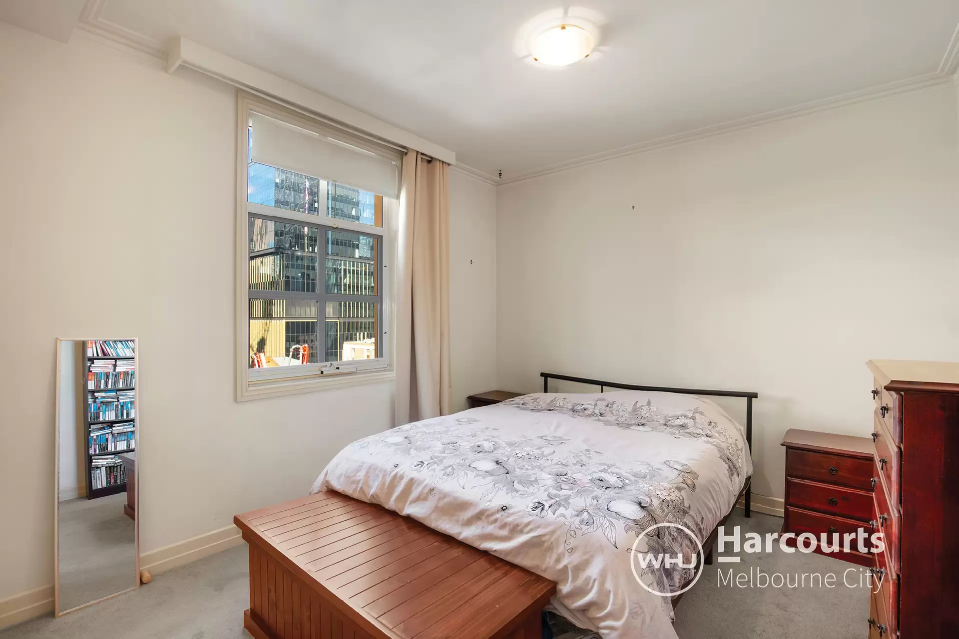 34/131 La Trobe Street, Melbourne Sold by Harcourts Melbourne City - image 1