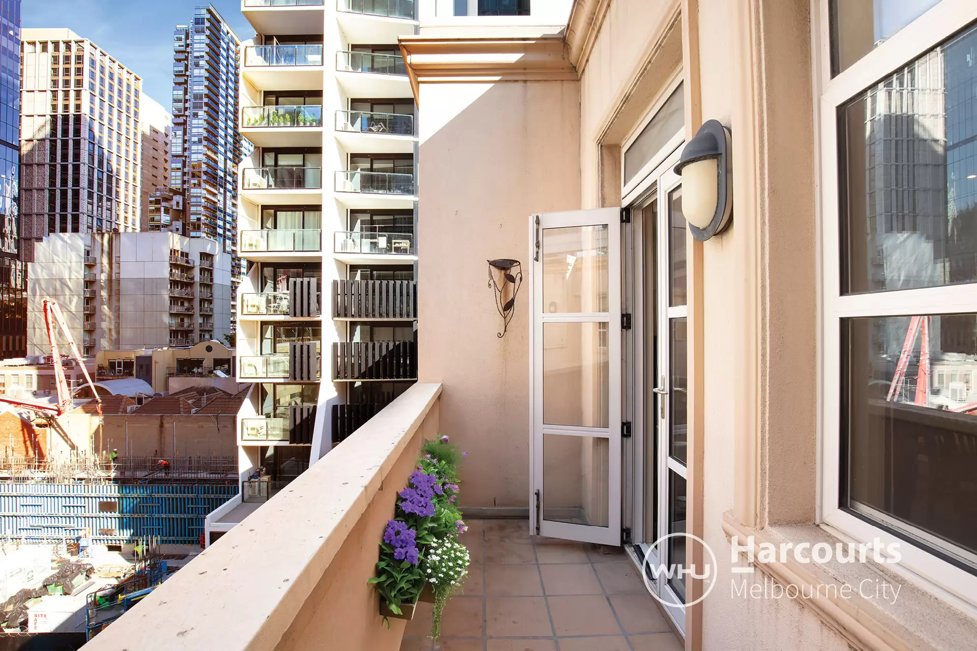 34/131 La Trobe Street, Melbourne Sold by Harcourts Melbourne City - image 1