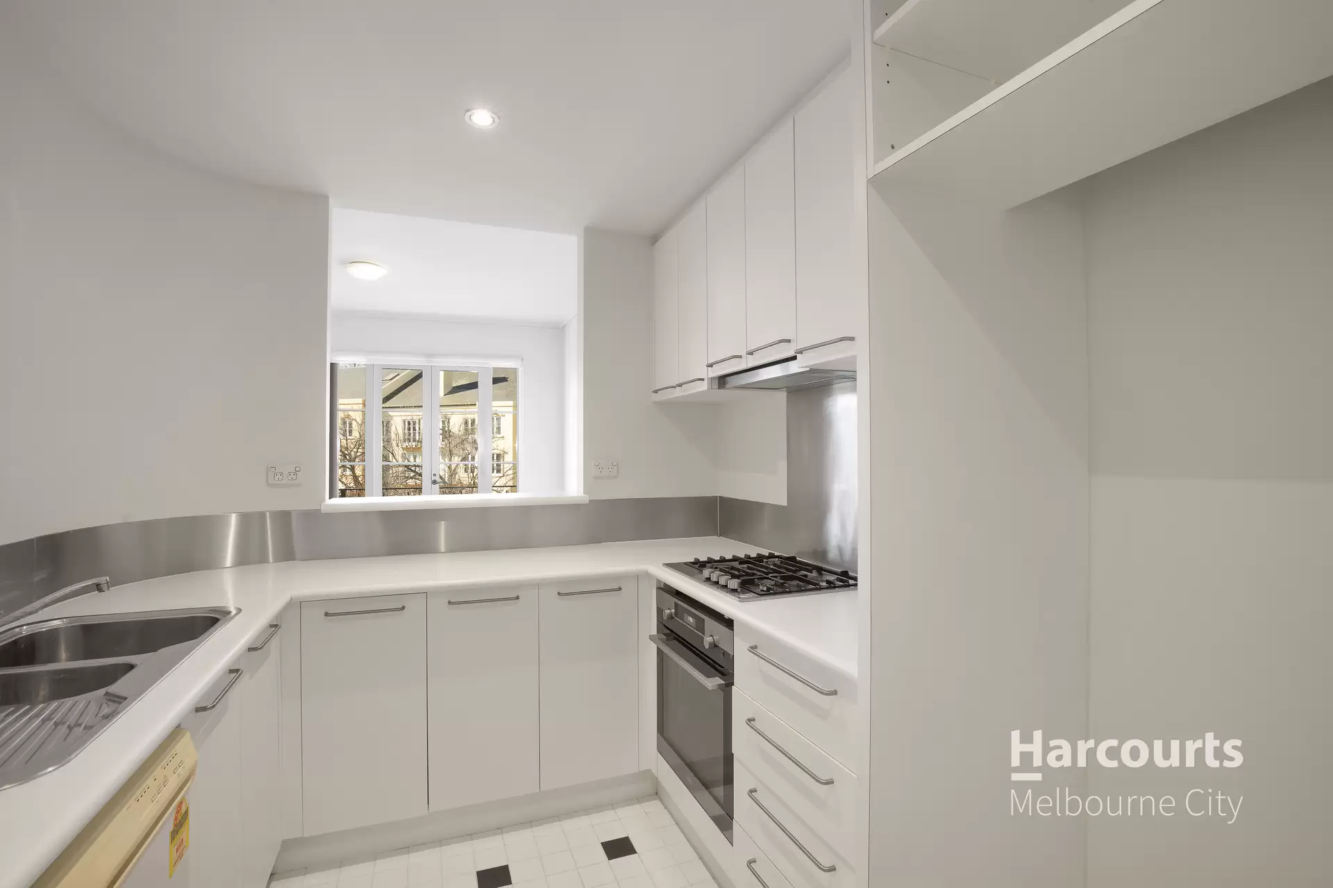 10/2 Wellington Crescent, East Melbourne Leased by Harcourts Melbourne City - image 1