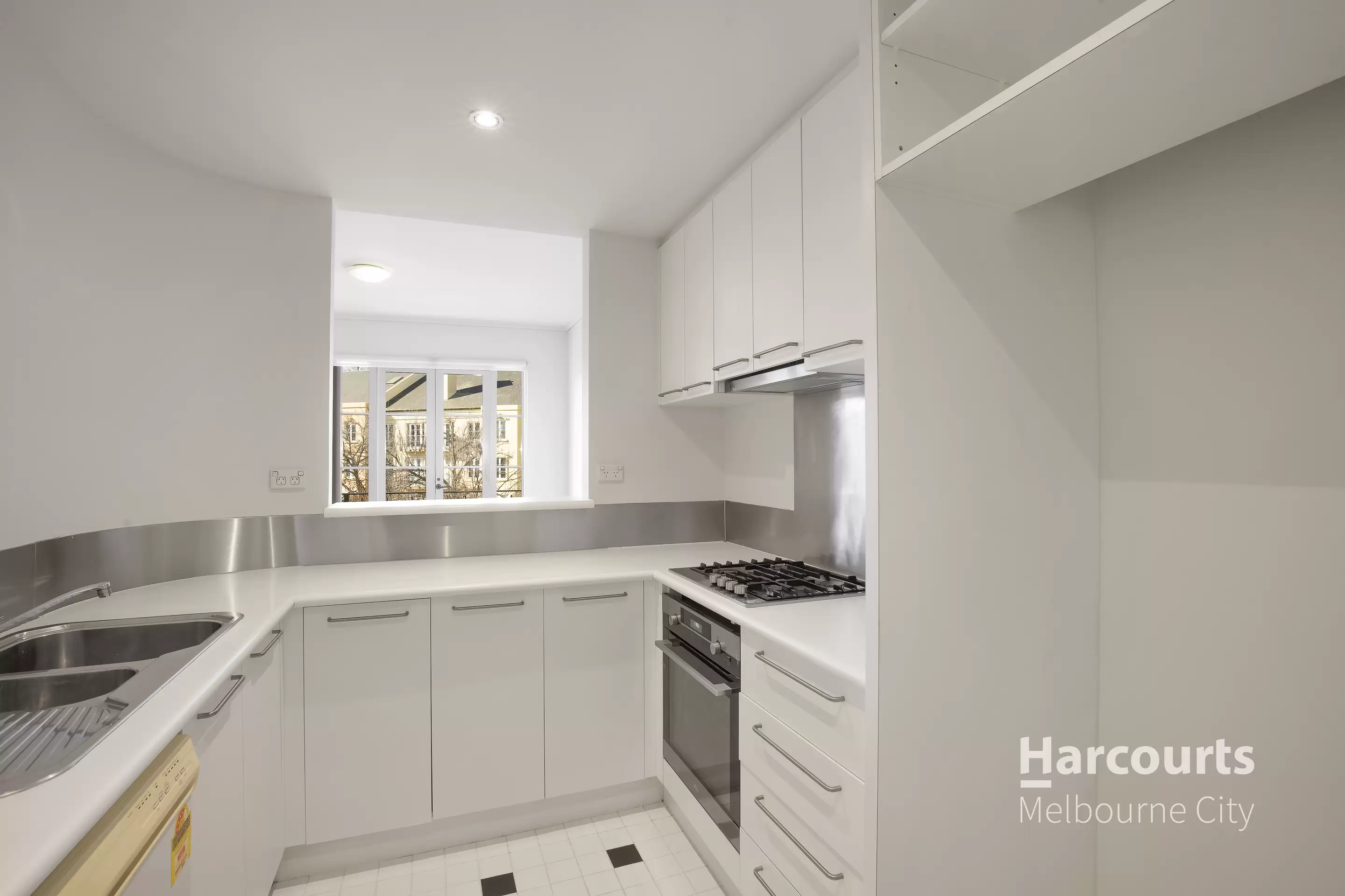 10/2 Wellington Crescent, East Melbourne Leased by Harcourts Melbourne City - image 2