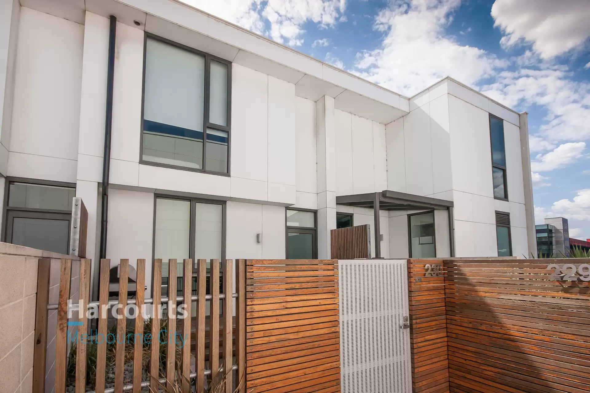 230/117 Studio Lane, Docklands Leased by Harcourts Melbourne City - image 1