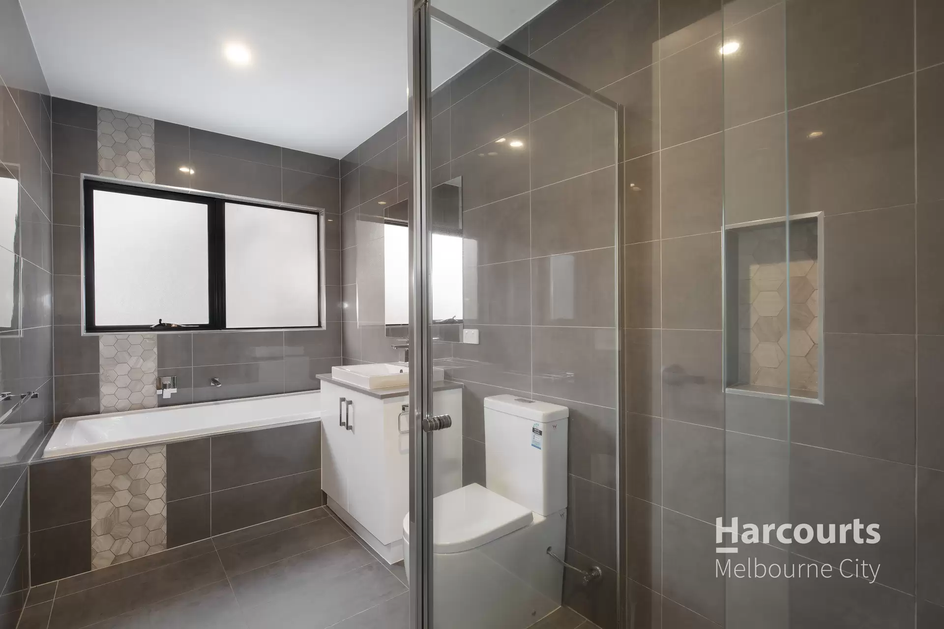 2/36 Austin Crescent, Pascoe Vale Leased by Harcourts Melbourne City - image 1