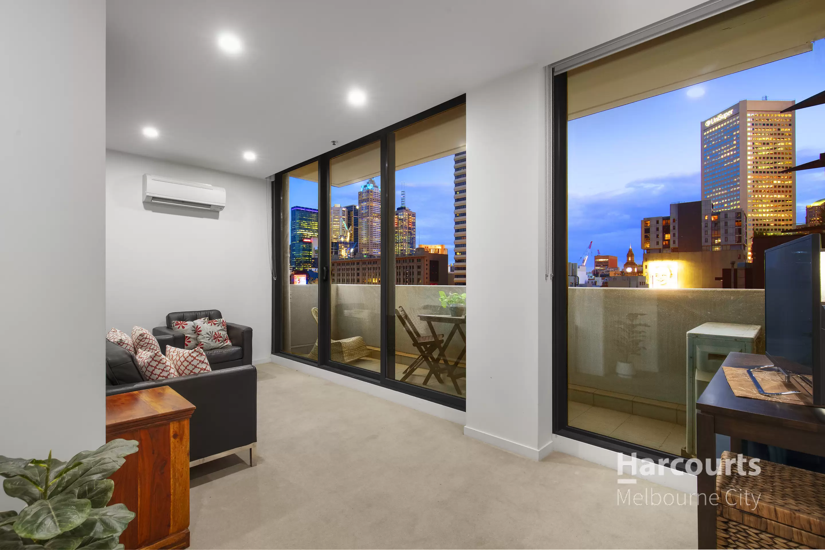 701/8 Sutherland Street, Melbourne Sold by Harcourts Melbourne City - image 3