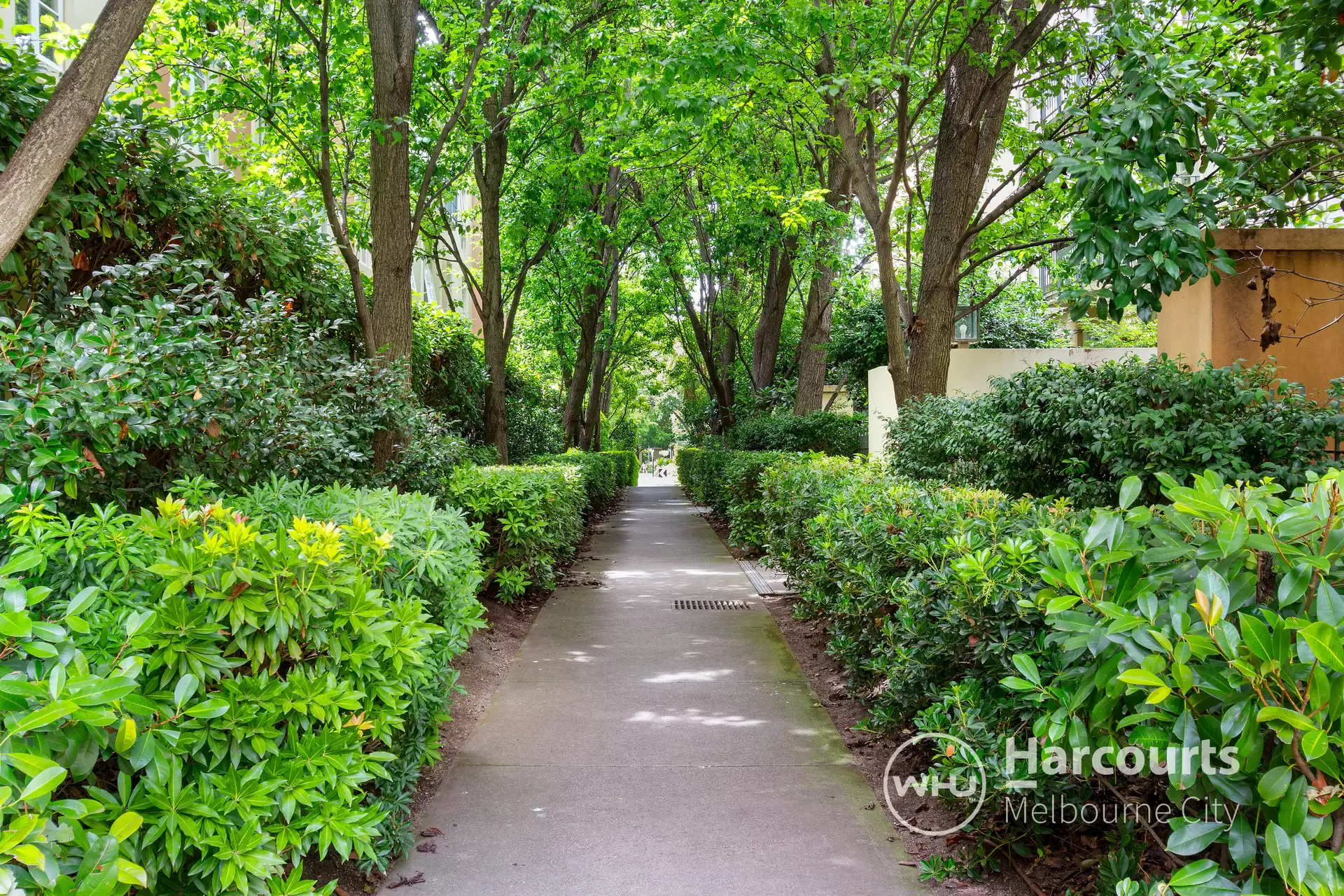 36/211 Wellington Parade South, East Melbourne Sold by Harcourts Melbourne City - image 1