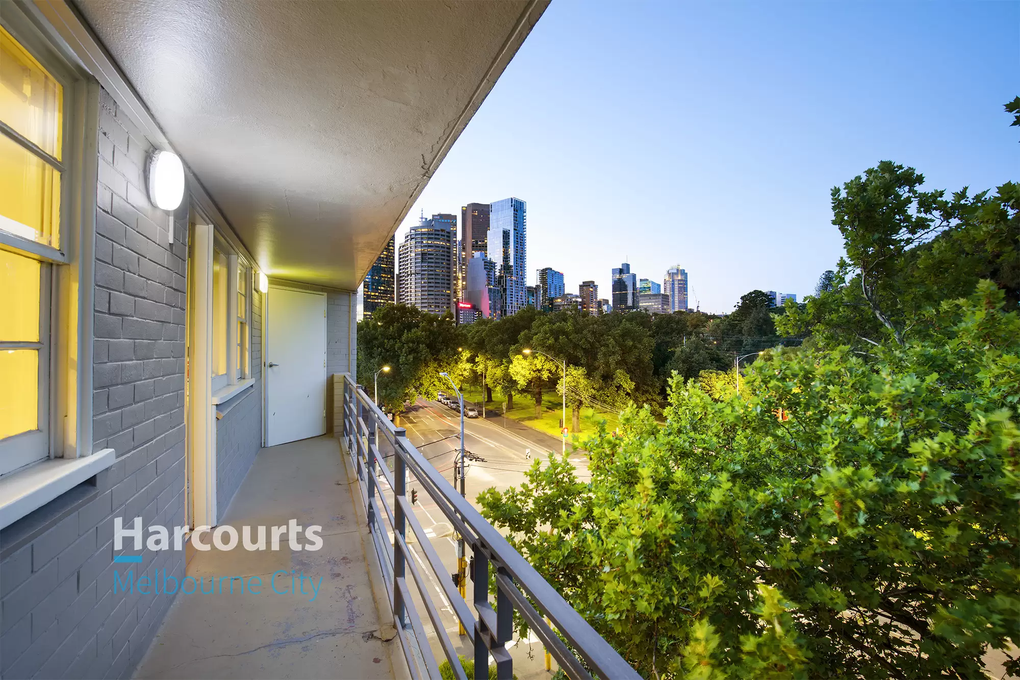 16/161 Wellington Parade South, East Melbourne Sold by Harcourts Melbourne City - image 1