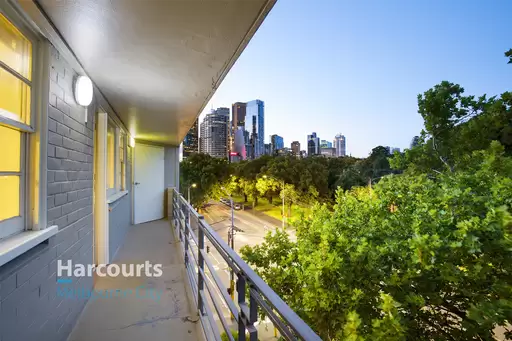 16/161 Wellington Parade South, East Melbourne Sold by Harcourts Melbourne City