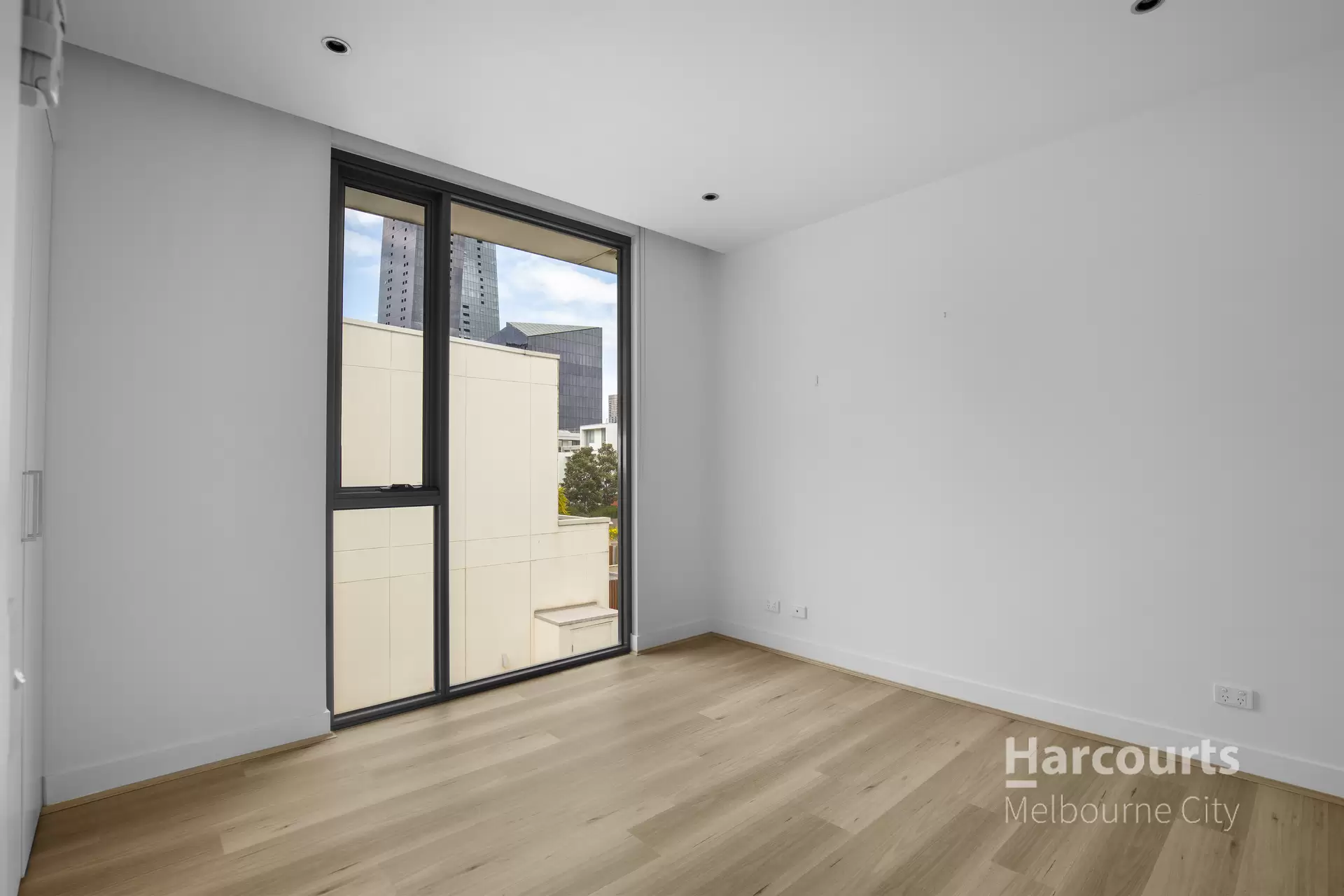 230/117 Studio Lane, Docklands Leased by Harcourts Melbourne City - image 1