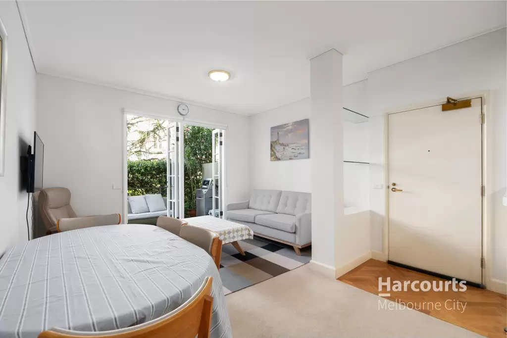 4/201 Wellington Parade South, East Melbourne Leased by Harcourts Melbourne City