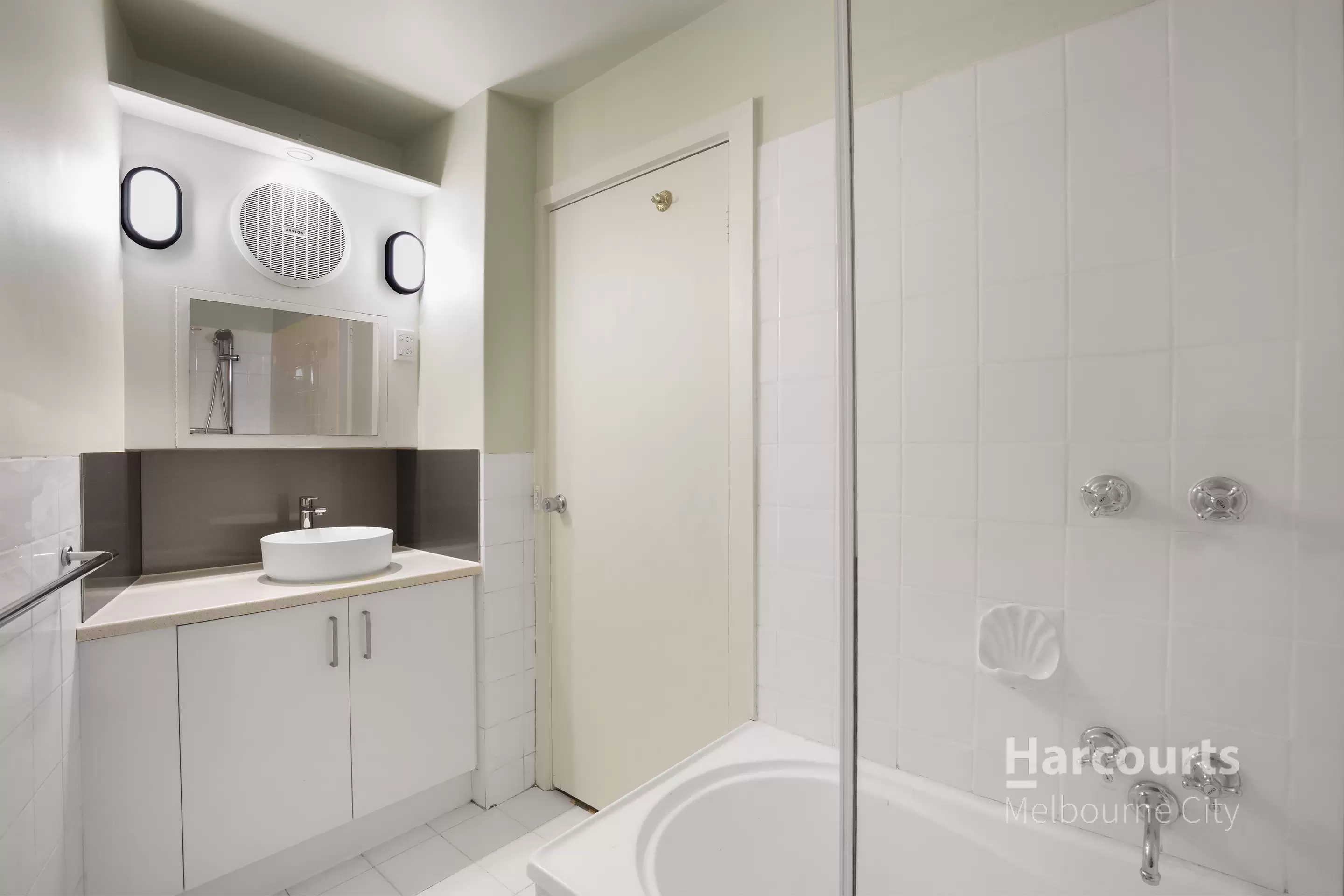 14B(130)/131 Lonsdale Street, Melbourne Leased by Harcourts Melbourne City - image 4