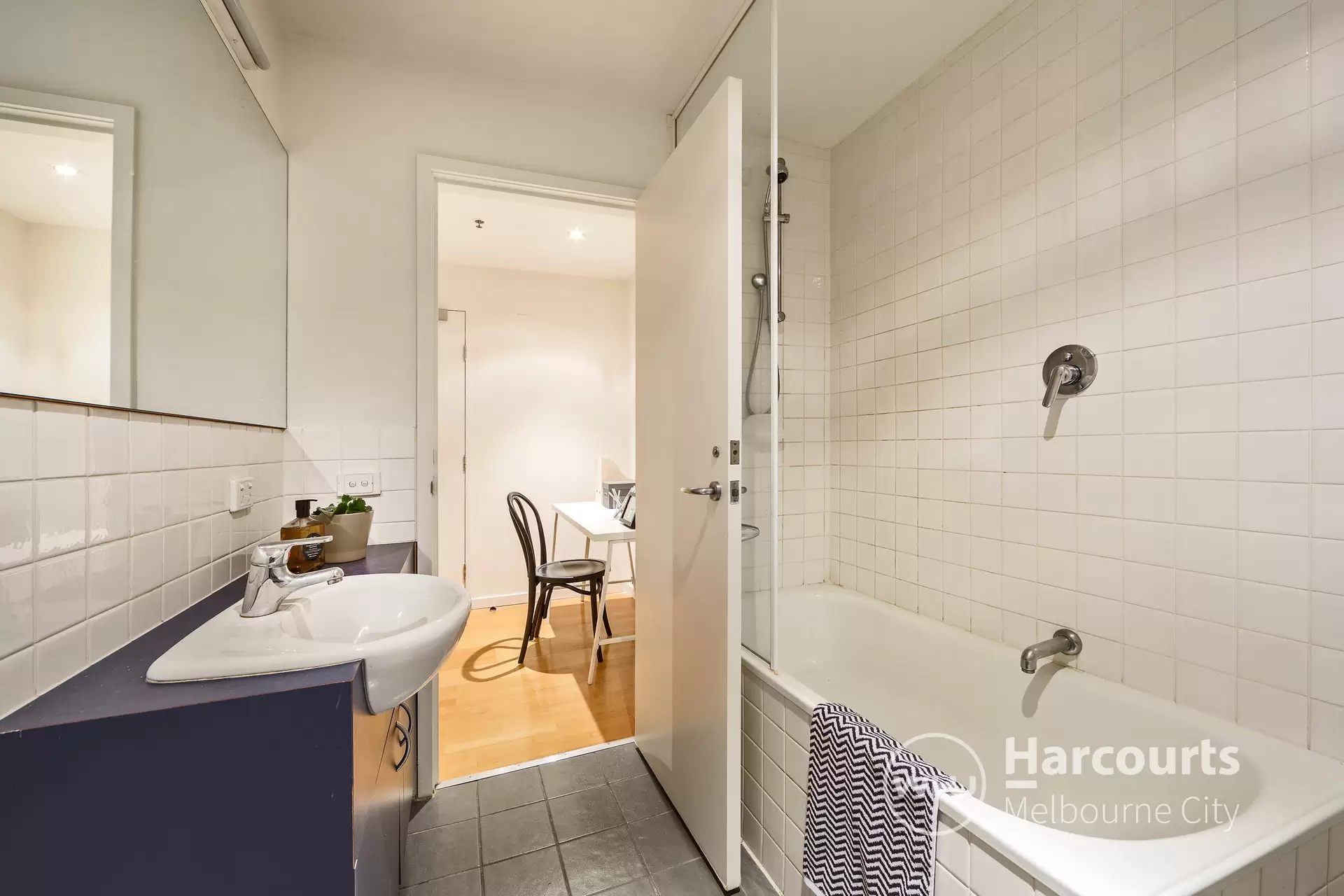 24/377 Little Collins Street, Melbourne Leased by Harcourts Melbourne City - image 1