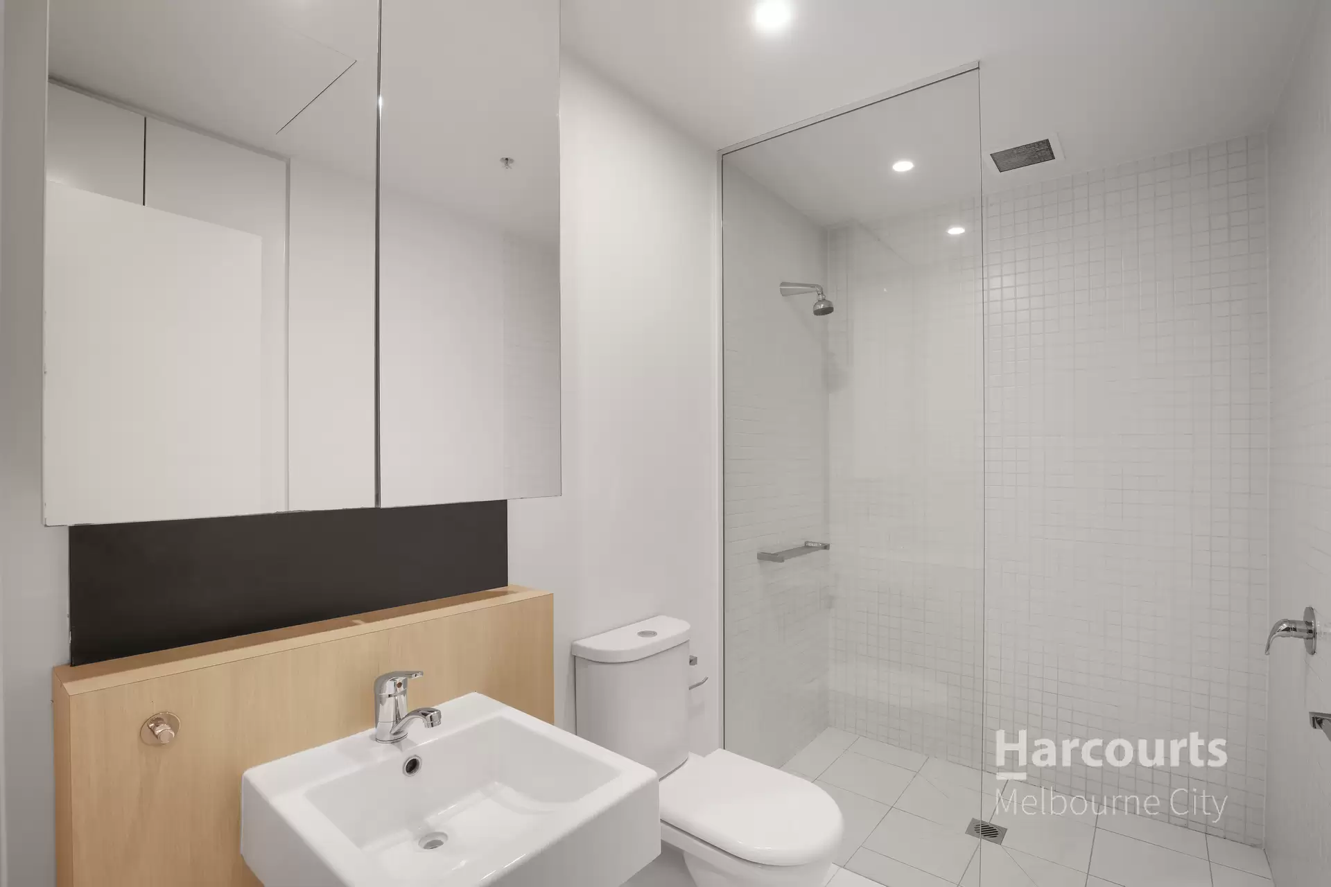 215/63 Acland Street, St Kilda For Lease by Harcourts Melbourne City - image 1