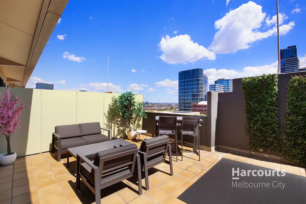 1006/585 La Trobe Street, Melbourne Leased by Harcourts Melbourne City