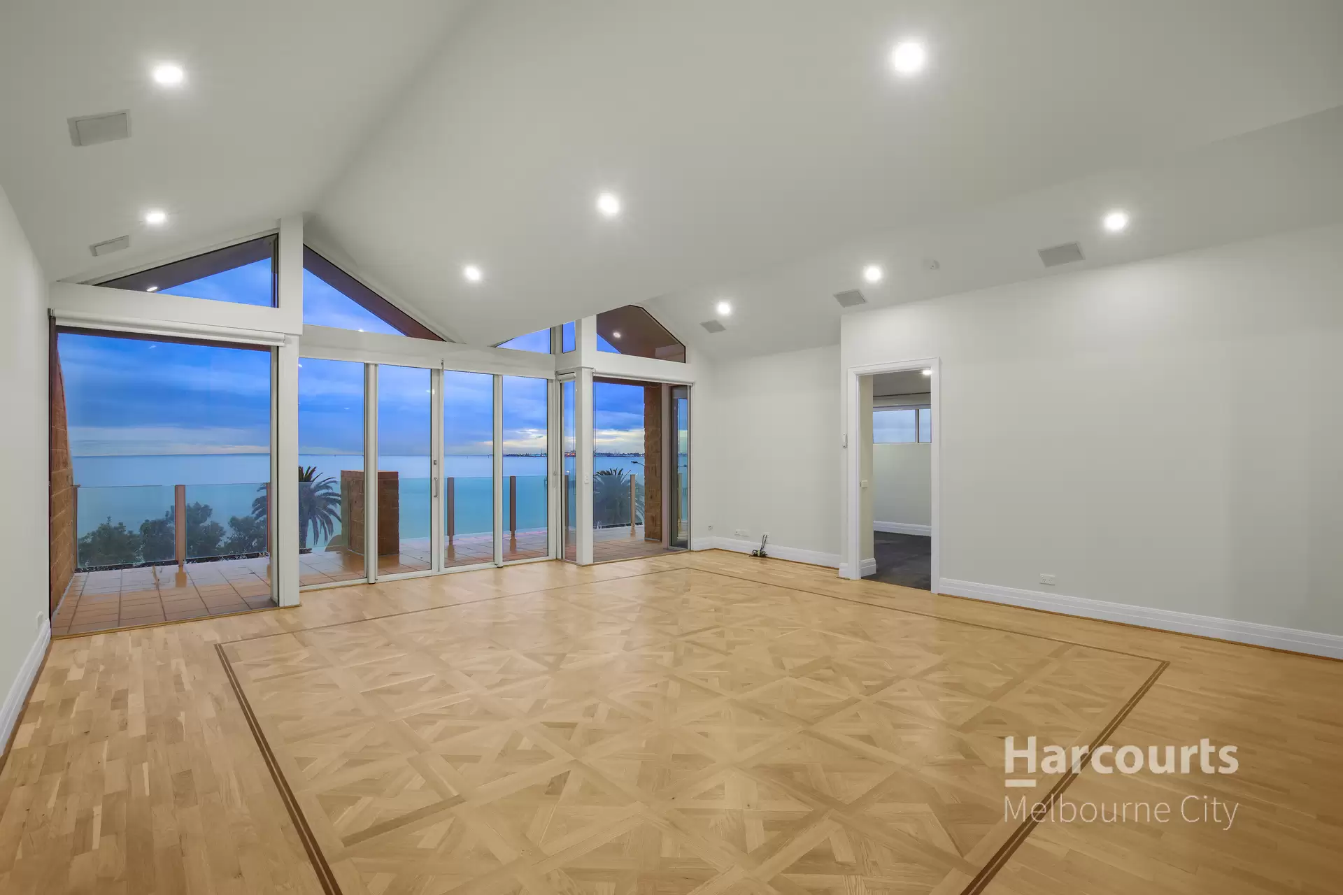 7/156 Beaconsfield Parade, Albert Park Leased by Harcourts Melbourne City - image 1