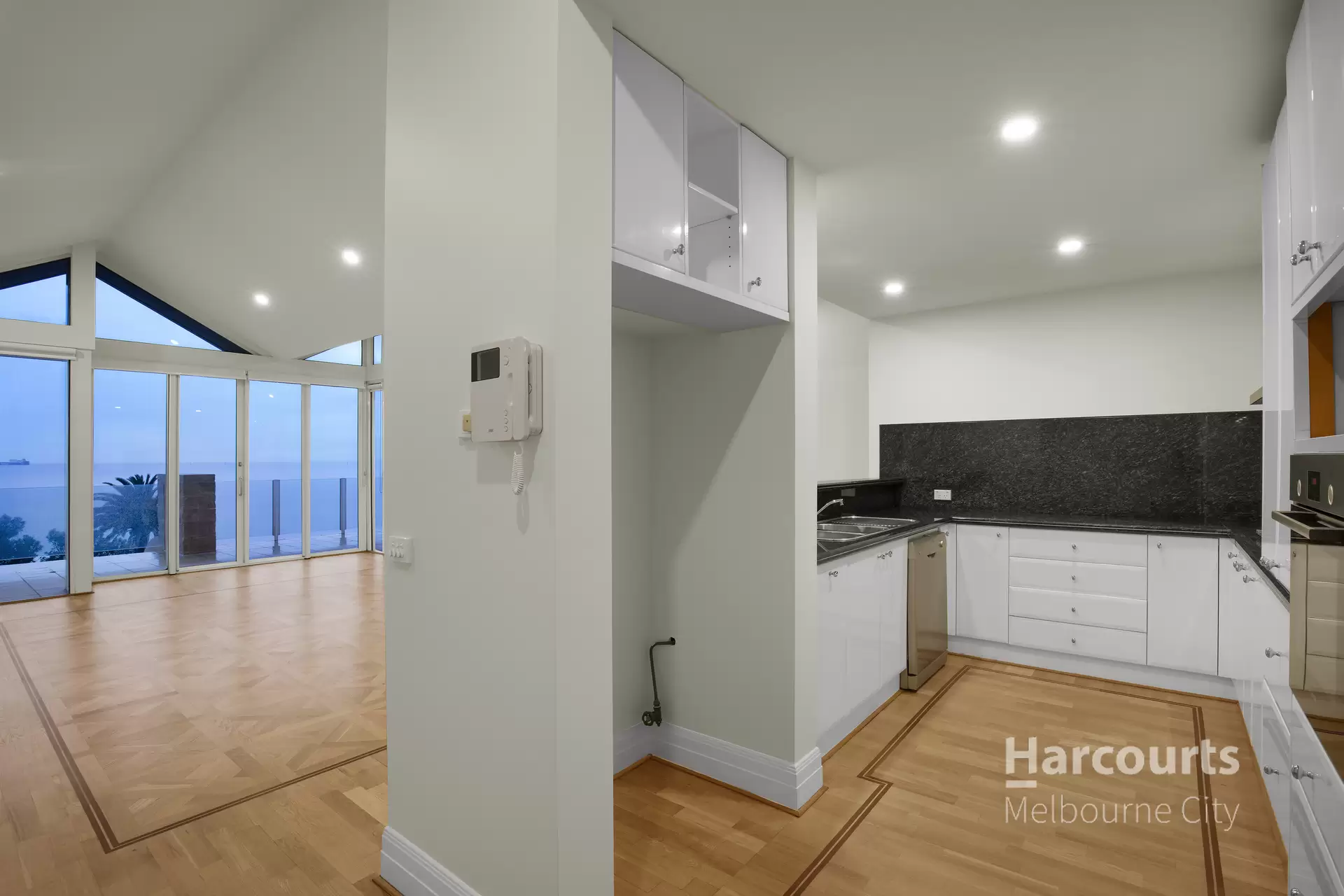 7/156 Beaconsfield Parade, Albert Park Leased by Harcourts Melbourne City - image 1