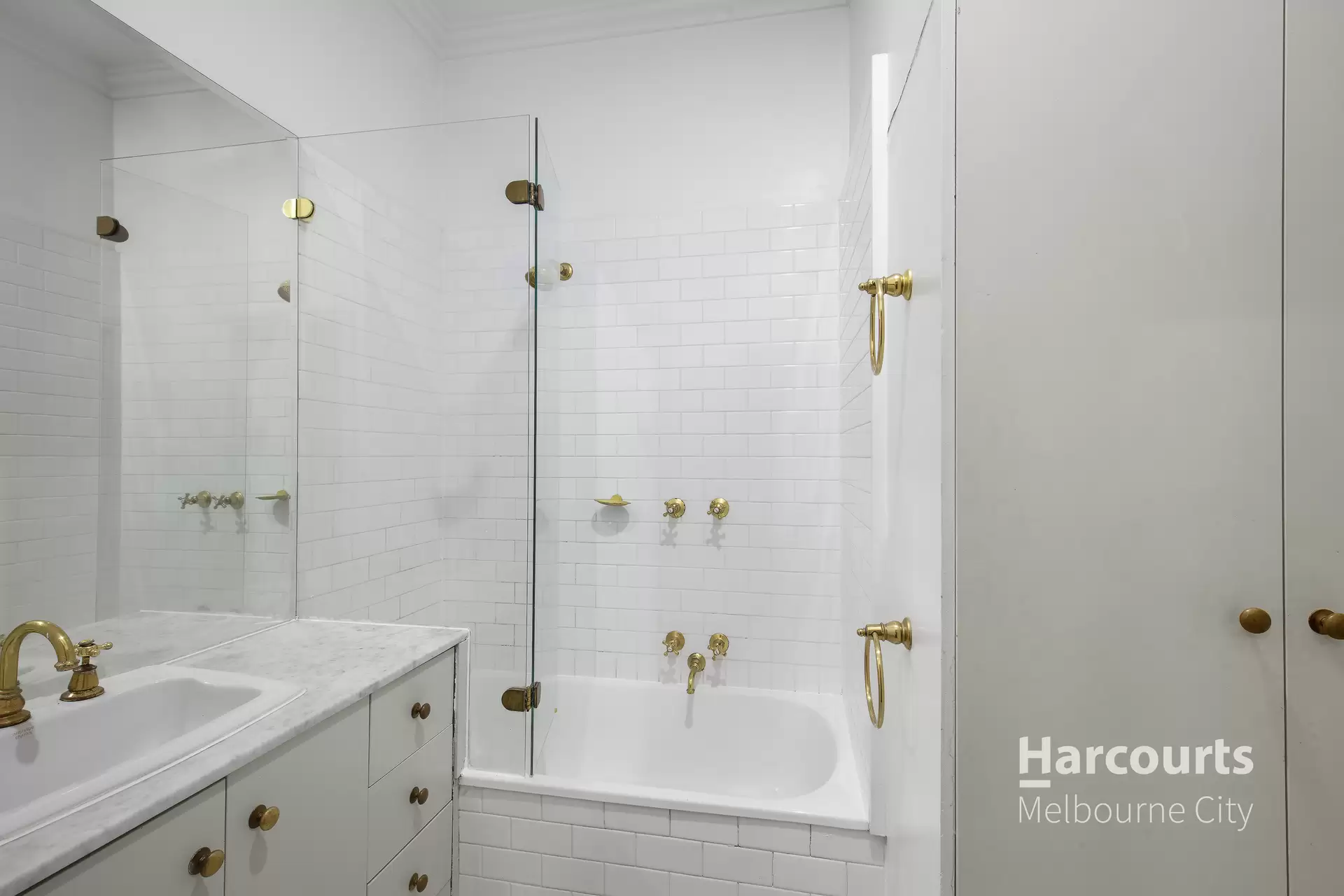 20/24 Little Bourke Street, Melbourne Leased by Harcourts Melbourne City - image 1