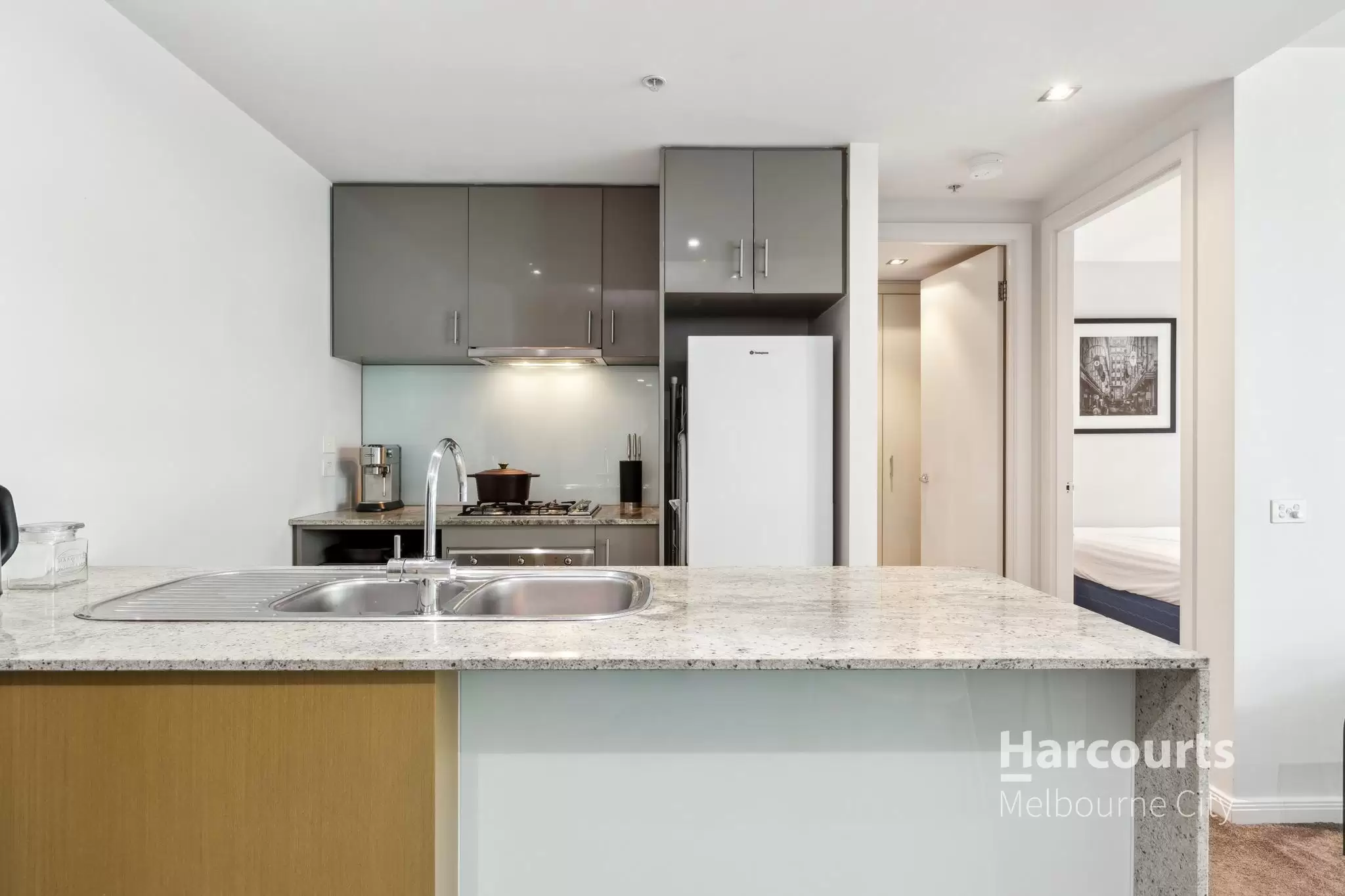 1303/480 St Kilda Road, Melbourne Leased by Harcourts Melbourne City - image 4