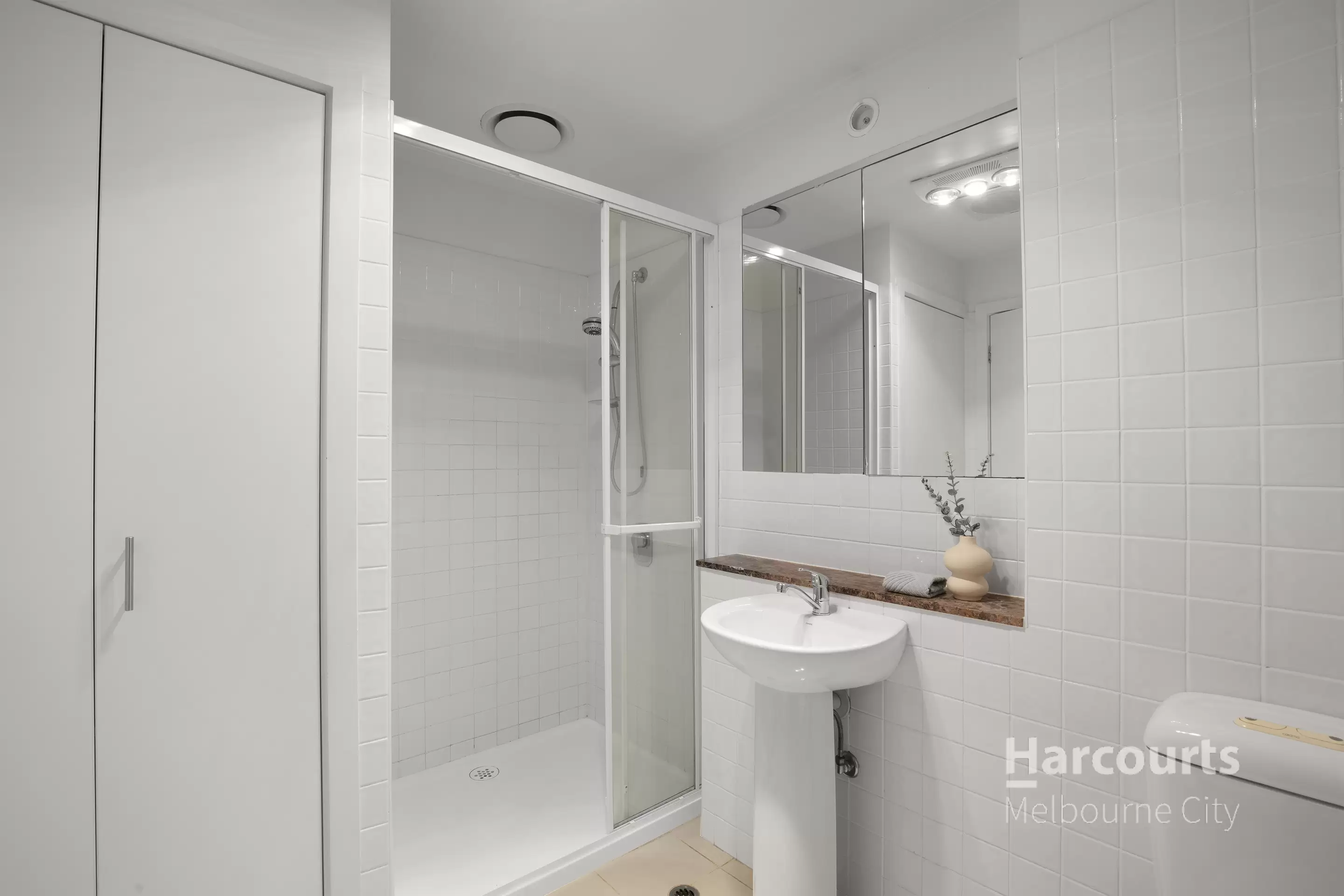 1701/250 Elizabeth Street, Melbourne For Sale by Harcourts Melbourne City - image 6
