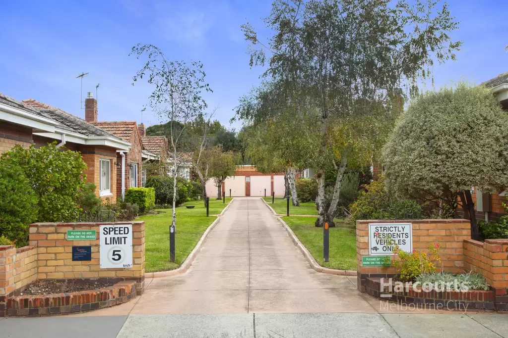 14/22-24 Kingsley Street, Elwood Leased by Harcourts Melbourne City