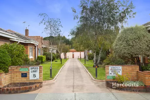 14/22-24 Kingsley Street, Elwood Leased by Harcourts Melbourne City