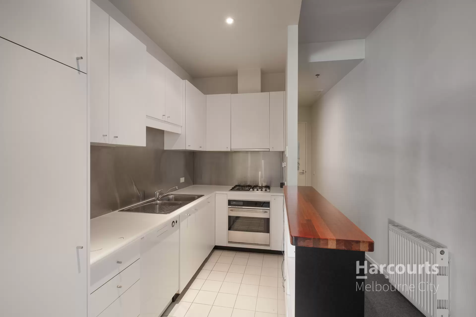 8/181 Franklin Street, Melbourne Leased by Harcourts Melbourne City - image 1