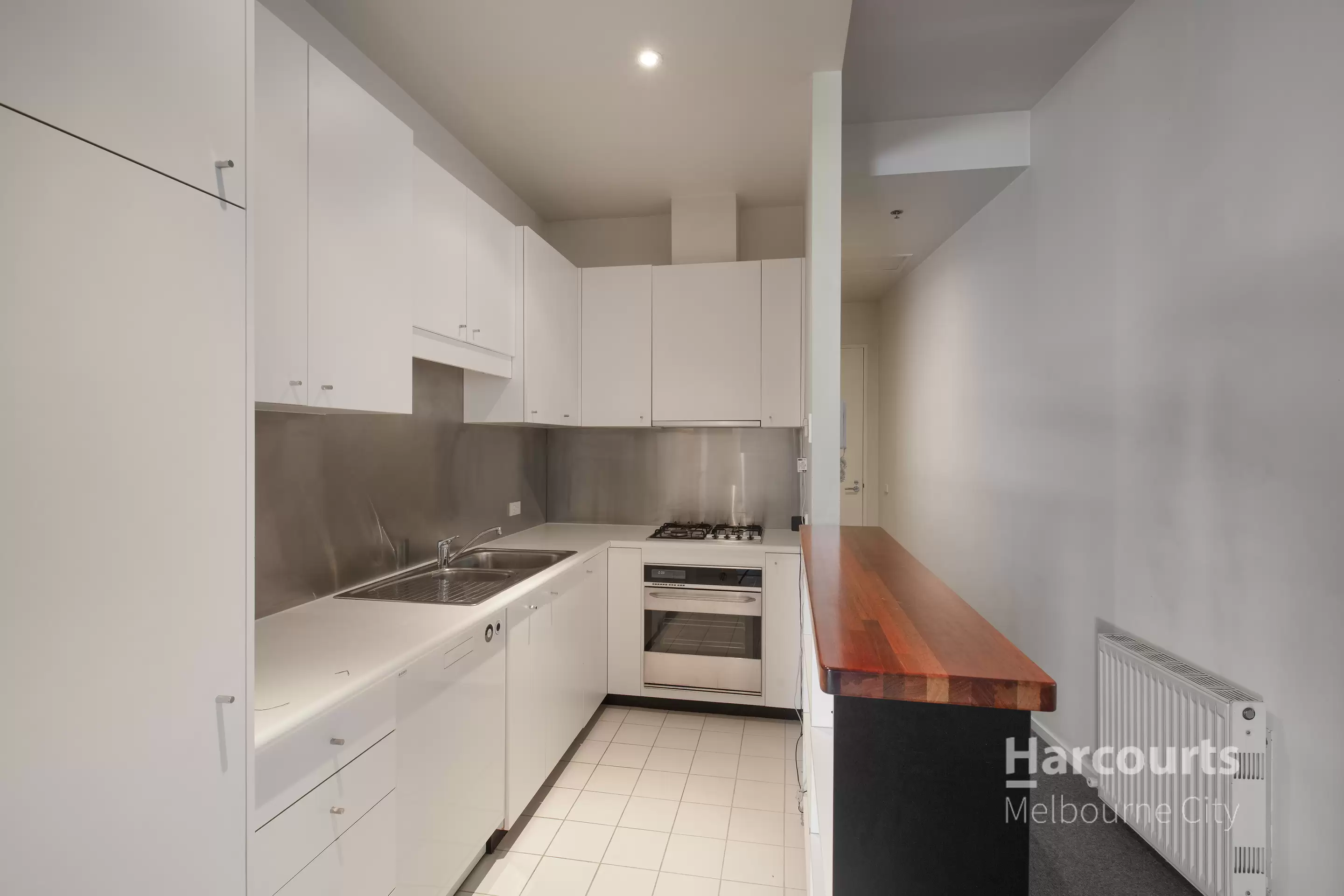 8/181 Franklin Street, Melbourne Leased by Harcourts Melbourne City - image 3