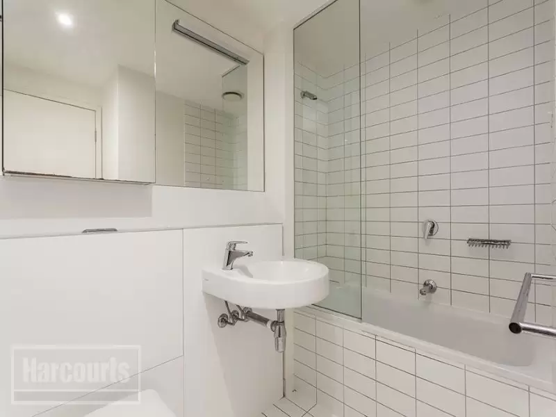 1810/620 Collins Street, Melbourne Leased by Harcourts Melbourne City - image 5