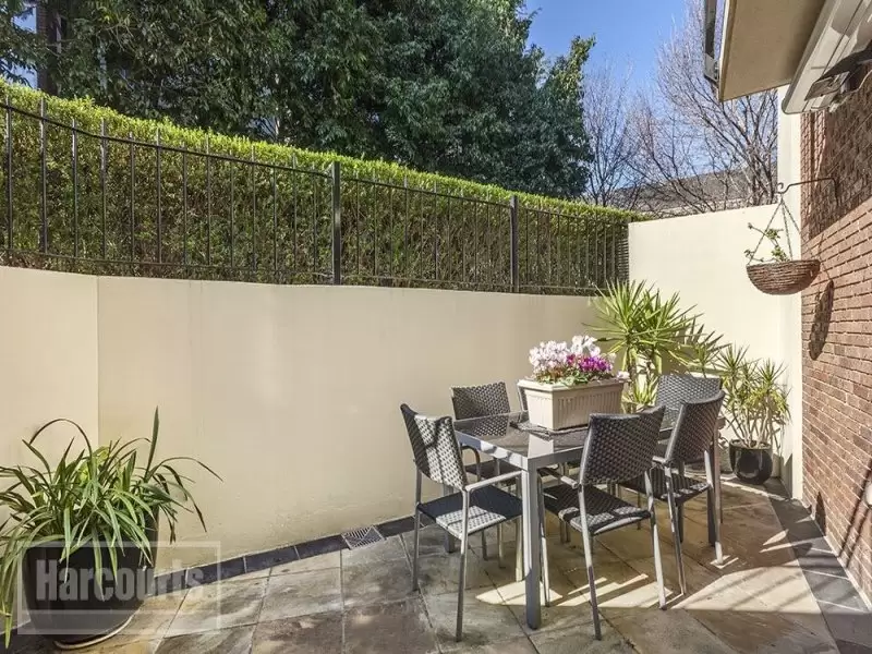 East Melbourne Sold by Harcourts Melbourne City - image 2