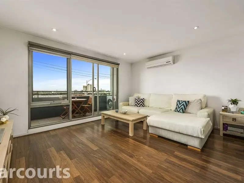 West Melbourne Sold by Harcourts Melbourne City - image 2