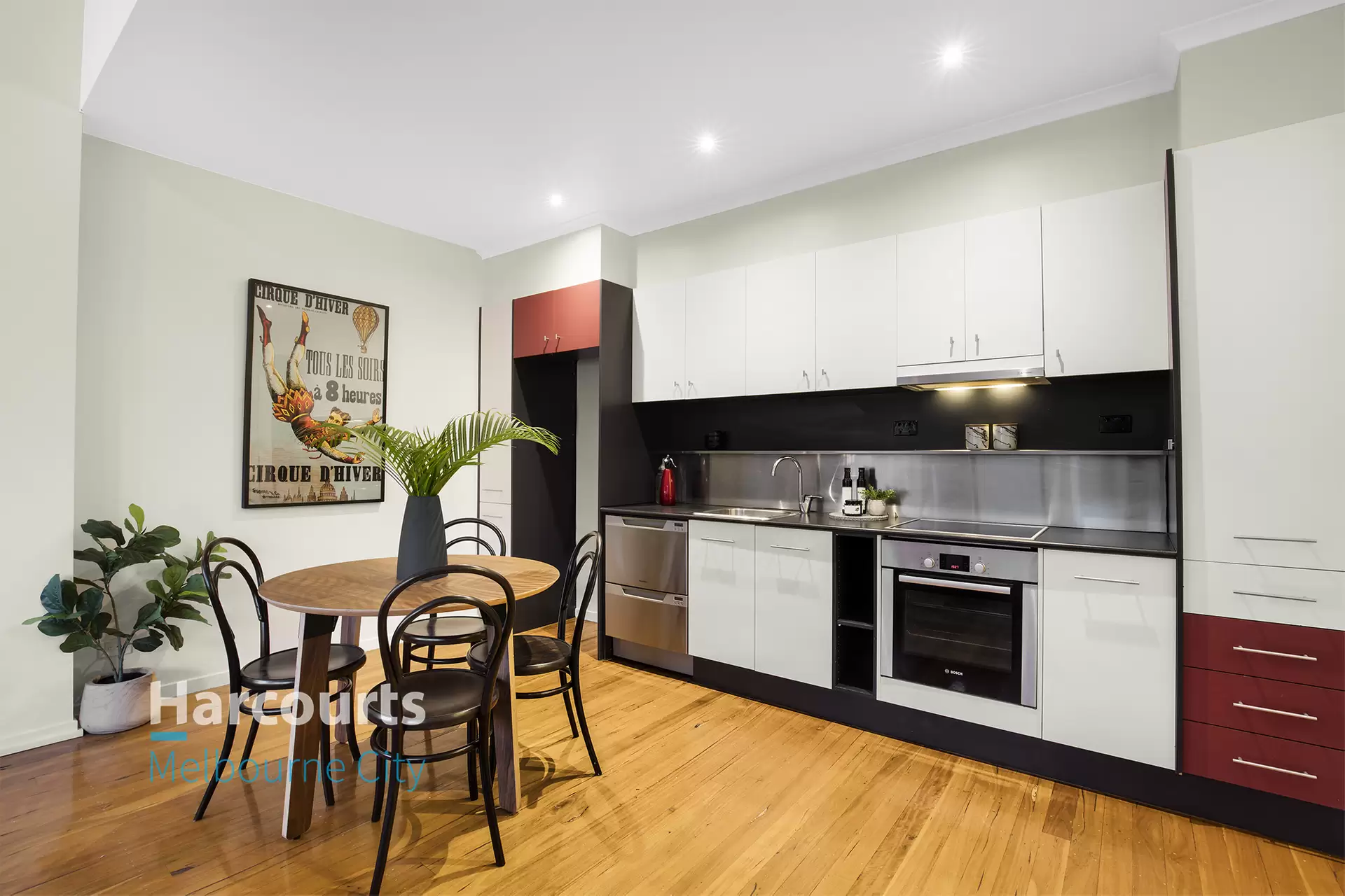 6/18 Ireland Street, West Melbourne Sold by Harcourts Melbourne City - image 1